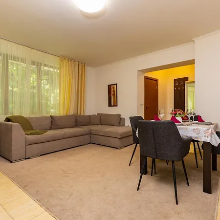 Yanevi At Grand Monastery Apartment