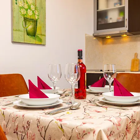 Yanevi At Grand Monastery Apartment *